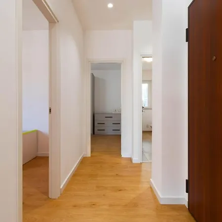 Seaview With Parking And Outdoor Courtyard Falconara Marittima
