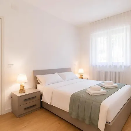Seaview With Parking And Outdoor Courtyard Falconara Marittima